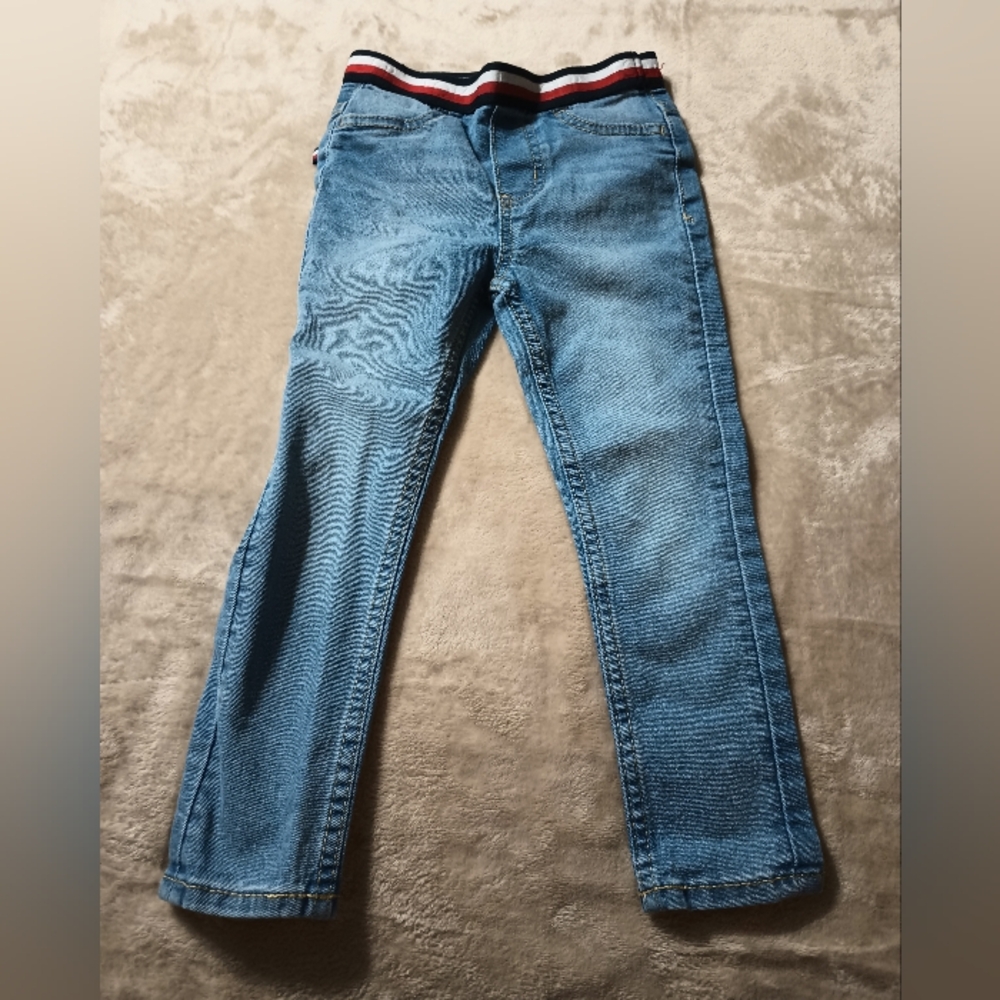 4T Tommy Hilfiger Jeans